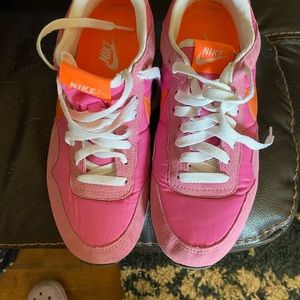 Nike, really cute sz 8